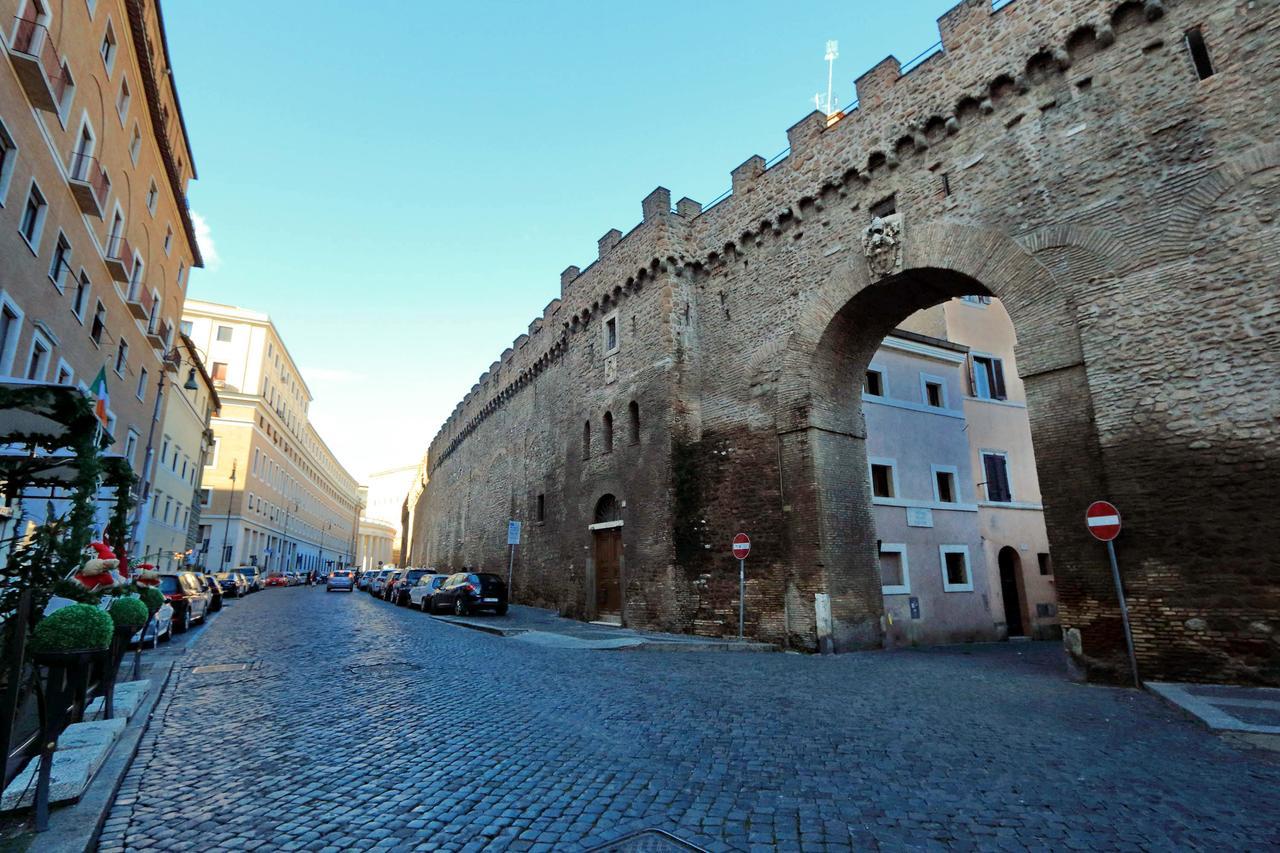 Characteristic Apartment Just Beside The Vatican โรม ภายนอก รูปภาพ